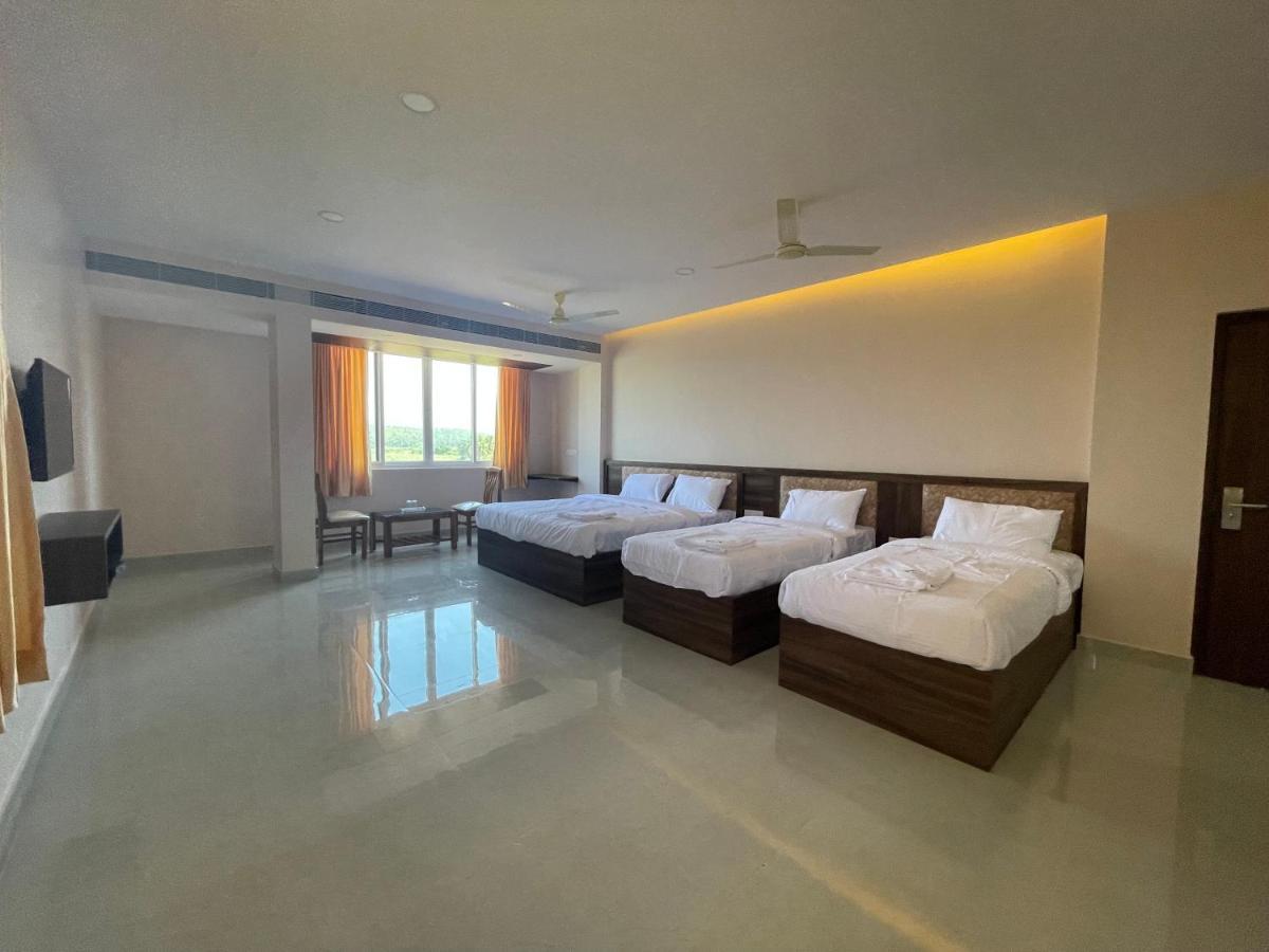 Hotel Lavender Elite Haldipur エクステリア 写真